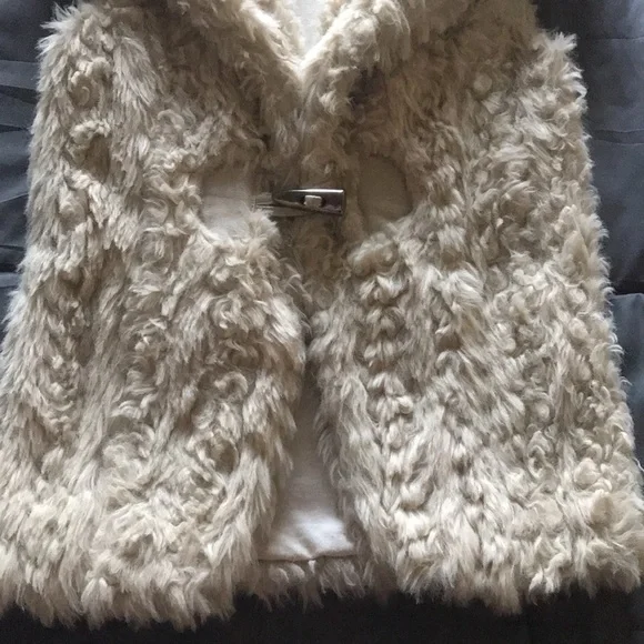 Armani Exchange Furry Vest - Picture 6 of 10
